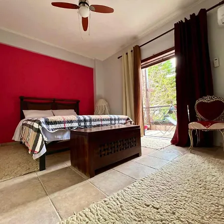 όμορφο στην άνω πόλη πάτρας アパート パトラ