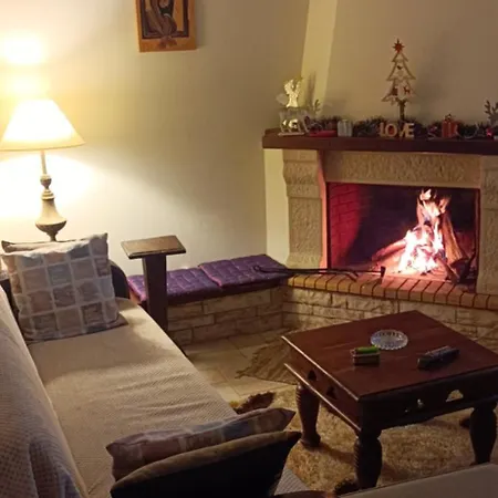 όμορφο στην άνω πόλη πάτρας アパート パトラ