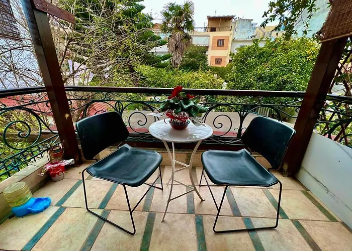 όμορφο στην άνω πόλη πάτρας 파트라